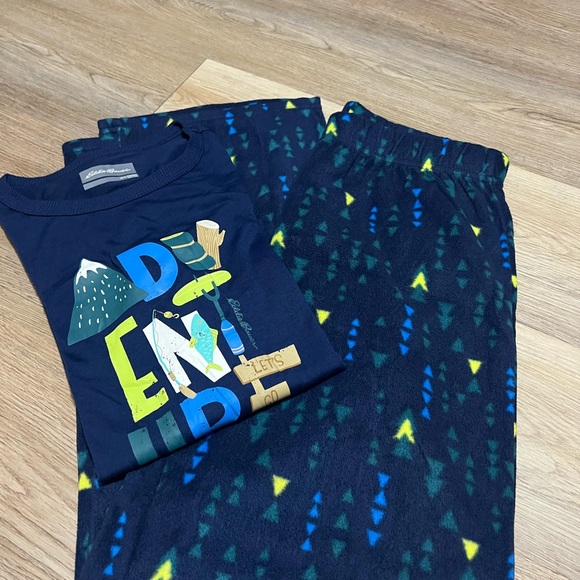 Eddie Bauer Kids Pajama Set in Navy with Green and Blue Accents - Picture 1 of 8